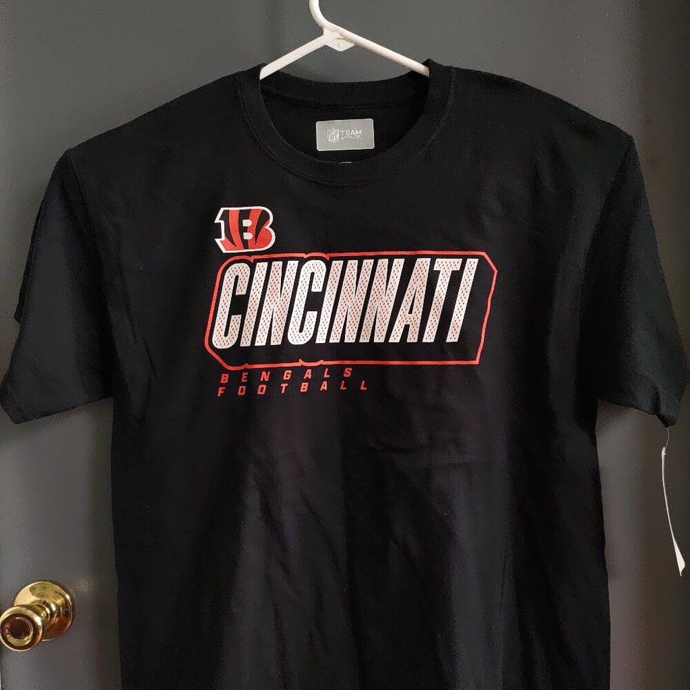 Cincinatti Bengals Men's Large Short Sleeve T-Shirt Black Orange NFL Team
